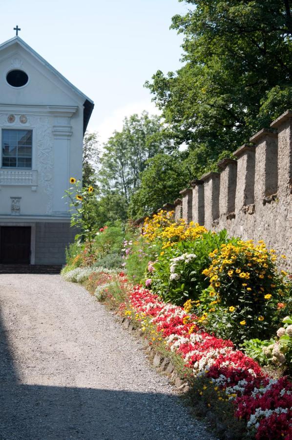 Kloster Wernberg Hotel Exterior foto
